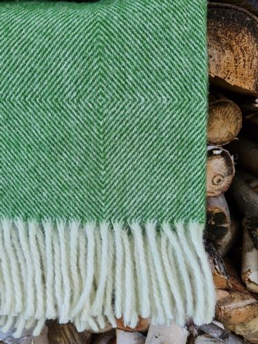 Koc wełniany z frędzlami 150x200 DIAGONAL wełna nowozelandzka zielony na Arena.pl