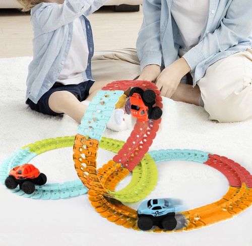 Tor Wyścigowy- 193 Elementy + Autko 22461 na Arena.pl