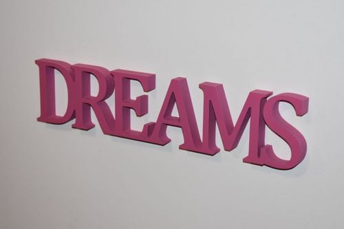 Napis 3D DREAMS na Arena.pl