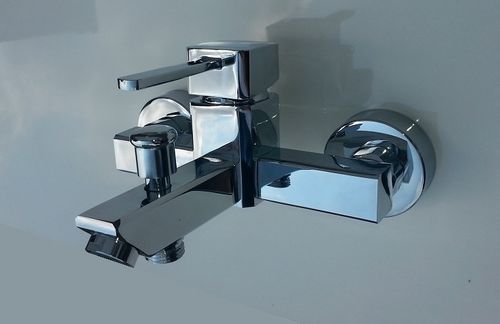 BATERIA WANNOWA KUBIC CHROM POŁYSK ŚCIENNA na Arena.pl