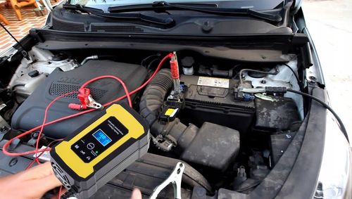 PROSTOWNIK SAMOCHODOWY DO AKUMULATORÓW 12V 6A na Arena.pl