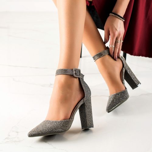 Converse M9613 r.42 na Arena.pl