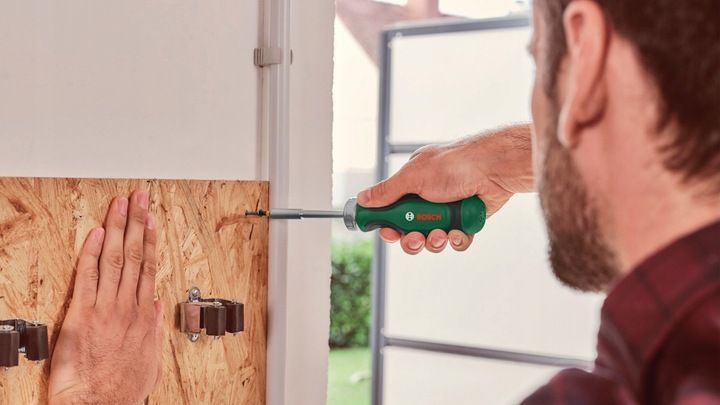 Wkrętak ręczny z grzechotką + 12 bitów BOSCH zdjęcie 5