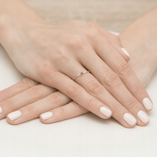 ZŁOTY PIERŚCIONEK 333 OBRĄCZKA z CYRKONIAMI r.14 na Arena.pl