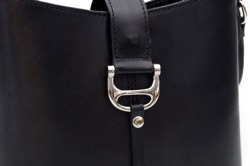 VERA PELLE torebka skórzana listonoszka z paskiem V372 granatowa zdjęcie 8