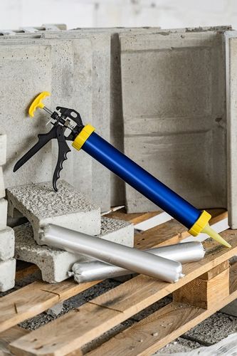 Pistolet wyciskacz do silikonu mas kiełbas 600 ml Mocny Wytrzymały Bauhus na Arena.pl