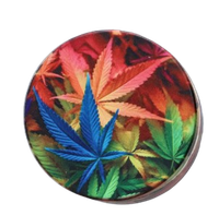 Kolorowy Młynek do Tytoniu Grinder Metalowy z Kolorowymi Listkami Marihuany