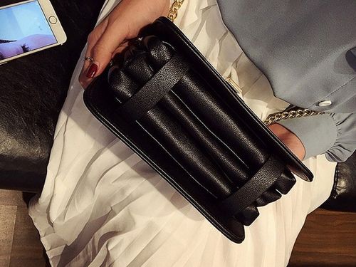 Torebka Damska KUFEREK Czarna Pojemna Elegancka na Łańcuszku Usztywniana na Arena.pl