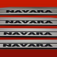 Listwa progowa NISSAN NAVARA D40 Stal nierdzewna 304 mat z czarnymi literam