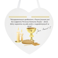 drewniana tabliczka w kształcie serca z napisem "niezapomnianym