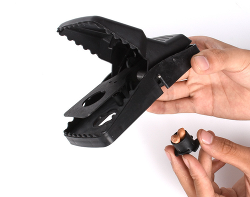 Łapka pułapka na myszy gryzonie bardzo mocna gilotyna myszołapka czarna na Arena.pl