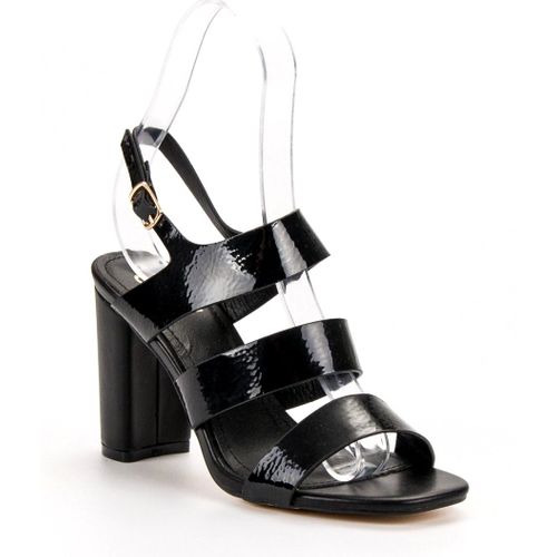 Lakierowane Sandałki r.37 na Arena.pl