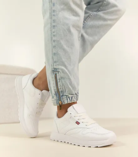 Białe sneakersy casualowe na platformie Élise 41 na Arena.pl