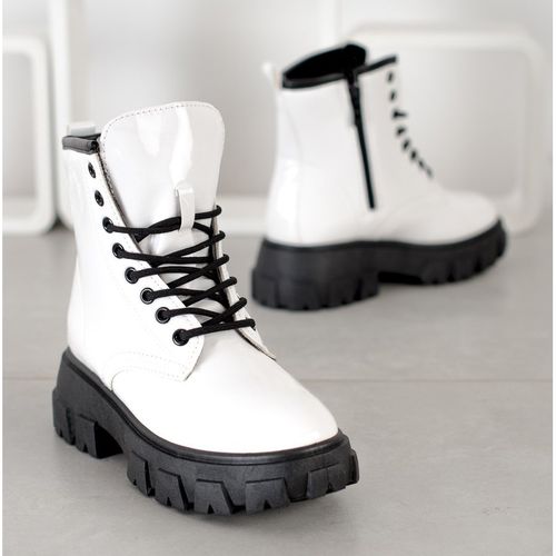 Lakierowane Traperki Na Platformie r.38 na Arena.pl