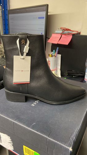 TOMMY HILFIGER POINTY - Botki R38 na Arena.pl