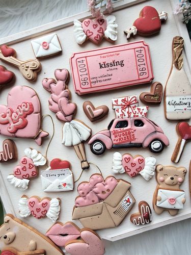 CIASTKO NEONOWE SERCE MIŁOŚĆ na Arena.pl