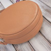 torebka damska na ramię koniakowa okrągła skórzana paolo peruzzi in-63-cg