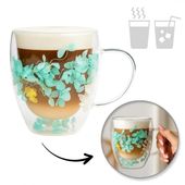 szklanka termiczna z kwiatami w środku, hortensje zielone