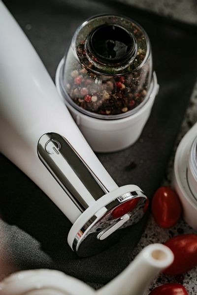 ELEKTRYCZNY MŁYNEK DO PRZYPRAW SOLI I PIEPRZU 3w1 zdjęcie 11