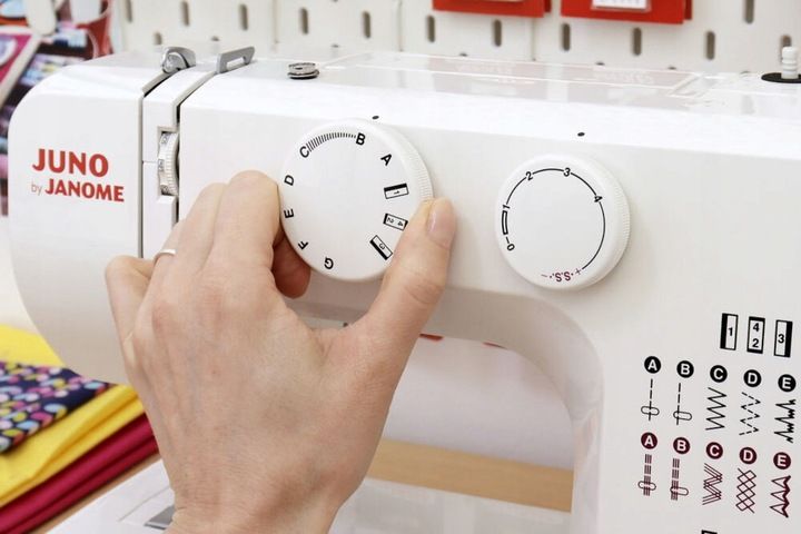 Maszyna do szycia JANOME Juno E1015 zdjęcie 4