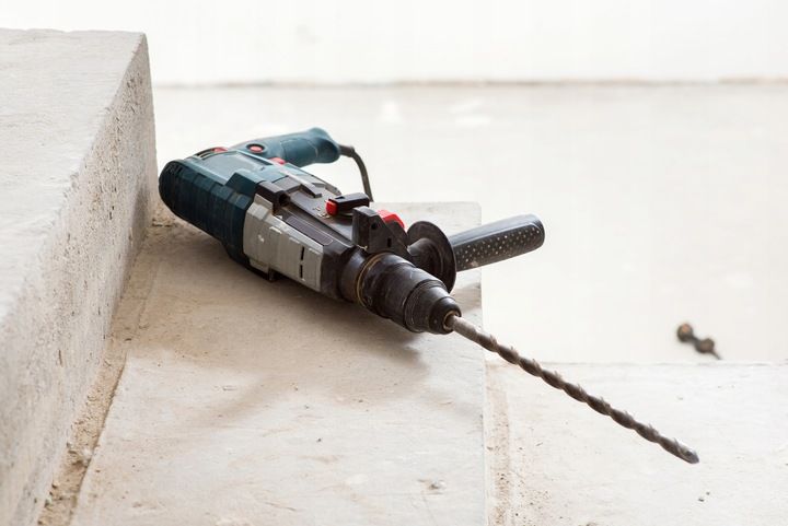 WIERTARKA MŁOTOWIERTARKA MŁOT UDAROWY MOCNA SDS+ WIERTŁA SZPIC PRZECINAK zdjęcie 8