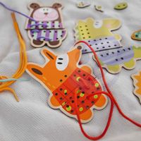 DREWNIANA SZNUROWANKA PRZEPLATANKA NAWLEKANKA MONTESSORI 5W1 EDU WOOPIE