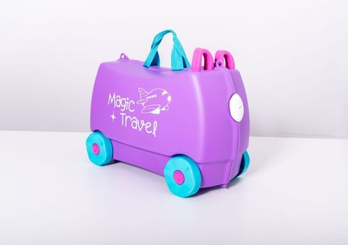 Walizka kabinowa dla dzieci jeżdżąca podróżna jeździk MAGIC TRAVEL HOLIDAY na Arena.pl