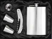 Piersiówka w Zestawie w Opakowaniu Prezentowym