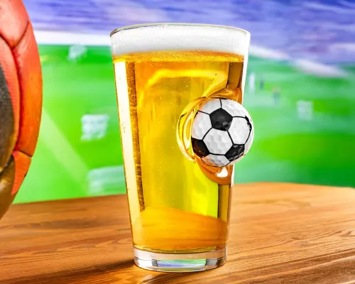 Szklanka PIŁKA NOŻNA - Uwięziona Piłka w Szkle 450 ml - Prezent dla Kibica na Arena.pl