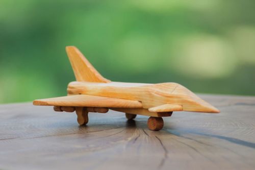 Samolot z drewna Eurofighter na Arena.pl