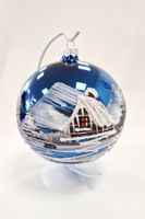 Połyskliwa Bombka na Stojaku – Ręcznie Malowany Zimowy Pejzaż 120