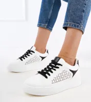 Białe sneakersy z czarnymi wstawkami na platformie Remmi 37
