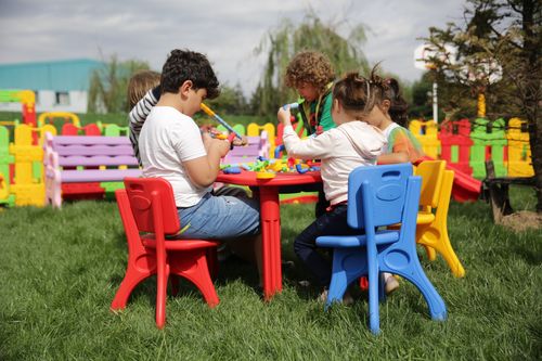 krzesełko dla dziecka plastikowe Fruit niebieski na Arena.pl