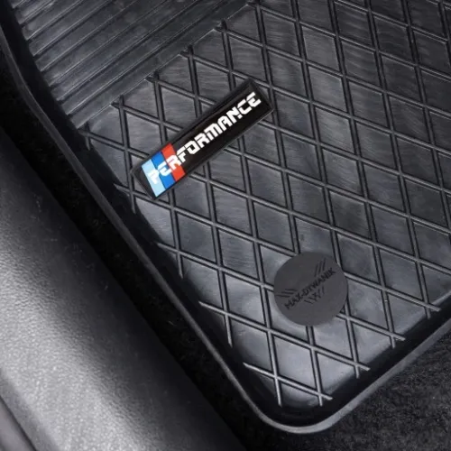 Wycieraczki samochodowe korytka z logo Performance na Arena.pl