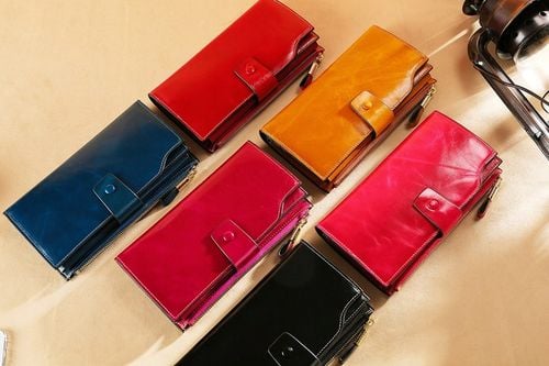 Portfel damski skórzany duży lakierowany pojemny RFID z paskiem czerwony na Arena.pl