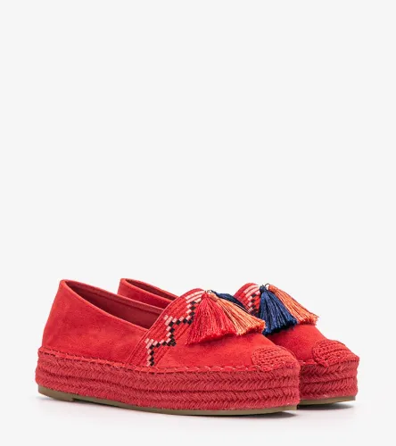 Czerwone espadryle na platformie Pisquid 40 na Arena.pl