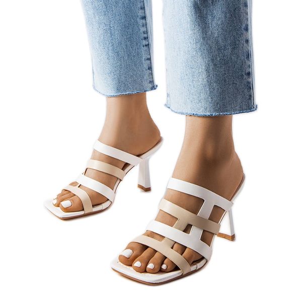 Białe klapki na szpilce r.38 zdjęcie 1