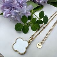 naszyjnik z średnią koniczynką z kolekcji summer flowers (c22/lat/93/2au)