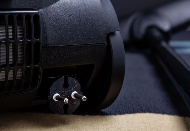 Odkurzacz Eldom OS900 + 2 komplety worków zdjęcie 5