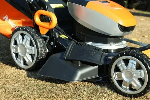 Kosiarka akumulatorowa 60L YF-LMC46 - YARD FORCE na Arena.pl