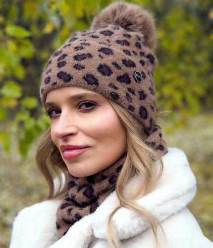 Czapka zimowa damska ciepła z POMPONEM beanie MODNA w panterkę Polska Print na Arena.pl