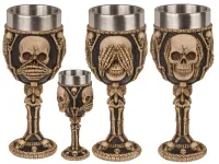 Gotycki Kielich - Kubek z Motywem Trzech Czaszek