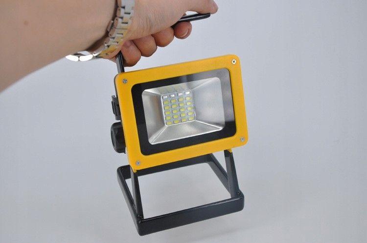 AKUMULATOROWY HALOGEN LED 10W 24 smd+flash+dodatki zdjęcie 3