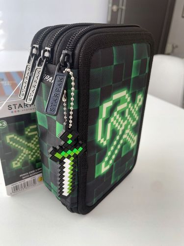 PIÓRNIK SZKOLNY TRZYKOMOROWY Z WYPOSAŻENIEM DLA CHŁOPCA PIXEL na Arena.pl