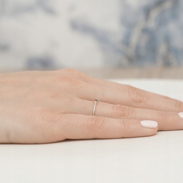 ZŁOTY PIERŚCIONEK 333 OBRĄCZKA z CYRKONIAMI r.14 zdjęcie 4