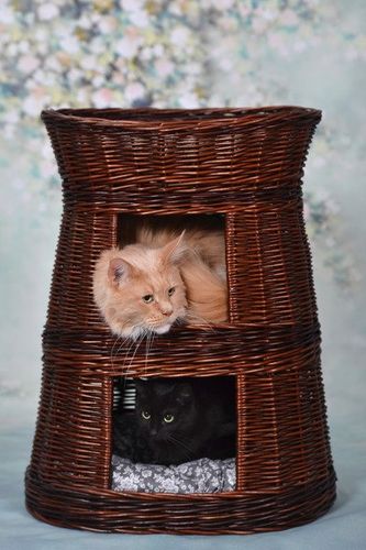 KITTY BUDA DLA KOTA LEŻAK DLA ZWIERZĄT DOMEK DLA KOTA Z WIKLINY DWUPIĘTROWY Z TARASEM I PODUSZKAMI Ø50 H67 CM na Arena.pl