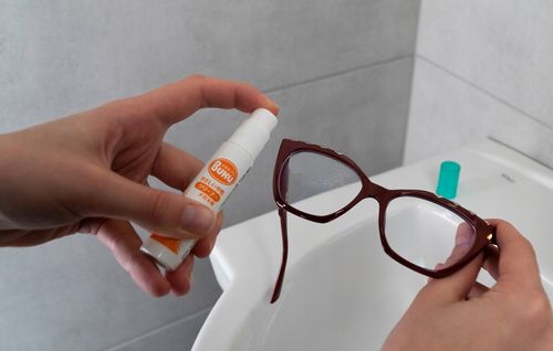 Japoński płyn do codziennego czyszczenia soczewek w okularach SOFT99 spray na Arena.pl