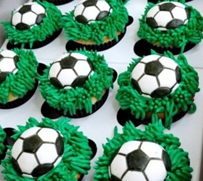 PAPILOTKI DO MUFFINEK foremki na babeczki DEKORACJE urodziny PIŁKA NOŻNA zdjęcie 2