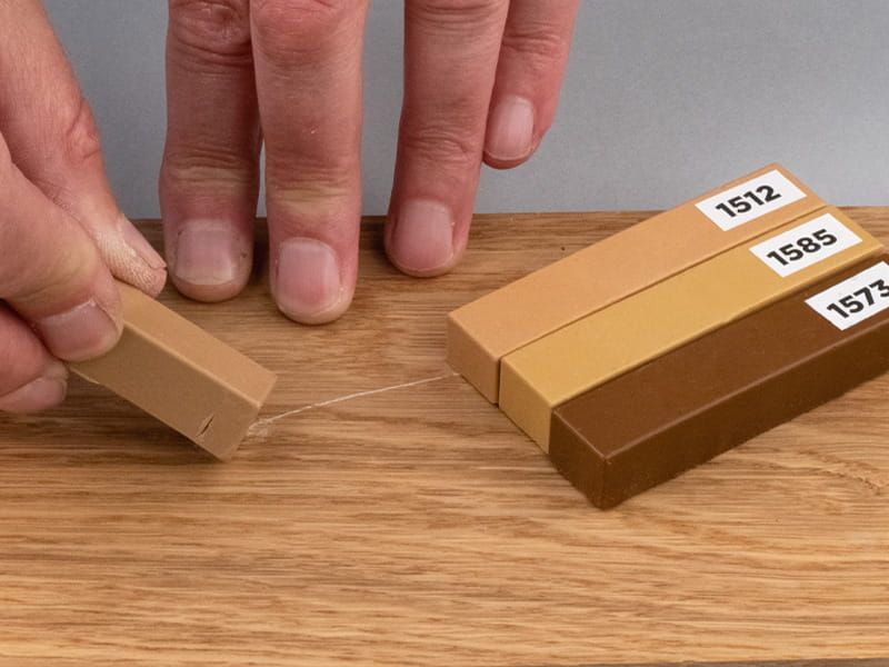 Wosk korekcyjny do mebli miękki 83 - Czerwony zdjęcie 3