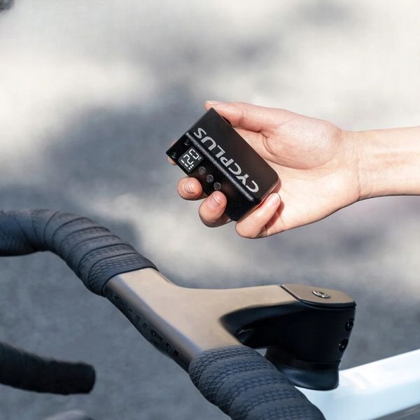 Pompka rowerowa elektryczna mini kompresor do roweru Cycplus AS2 Pro zdjęcie 3